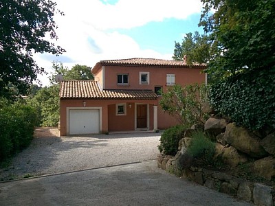 MAISON 5 PIECES A LOUER - LES ADRETS DE L ESTEREL - 128 m2 - 1998€ charges comprises par mois