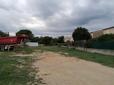 Terrain en zone artisanale A VENDRE - TOURRETTES - 2817 m2 - 420000€