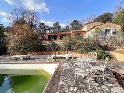 VILLA - LORGUES - 175 m2 - VENDU