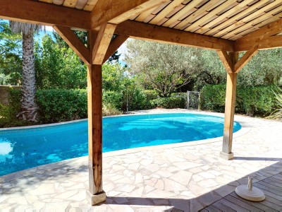 Maison provençale avec piscine ET BEAU JARDIN A VENDRE - FAYENCE - 141 m2 - 525 000 €