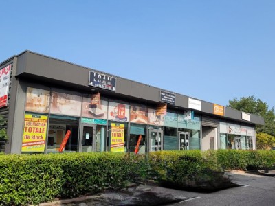 LOCAL COMMERCIAL A LOUER - CALLIAN - 110 m2 - 1800 € HC et HT par mois