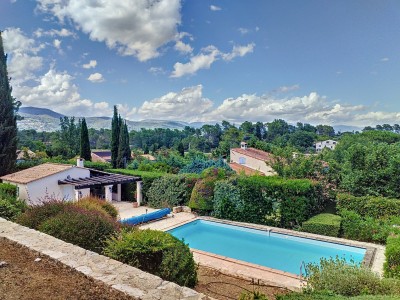 Maison avec piscine - beaucoup de charme A VENDRE - SEILLANS - 160 m2 - 595000 €