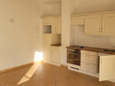 APPARTEMENT T2 A LOUER - MONTAUROUX - 46 m2 - 750 € charges comprises par mois