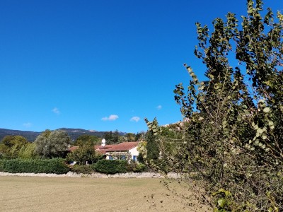 Maison de plain-pied avec 2.000m de terrain plat A VENDRE - FAYENCE - 130 m2 - 410000 €