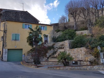 APPARTEMENT T2 A LOUER - MONTAUROUX - 49 m2 - 710 € charges comprises par mois