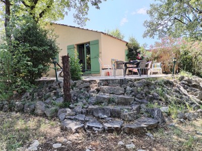 Maison - Deux chambres -  Grand jardin. A VENDRE - FAYENCE - 37 m2 - 205000€