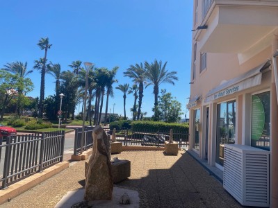 LOCAL COMMERCIAL A VENDRE - ST RAPHAEL - 82.28 m2 - 327000€ 