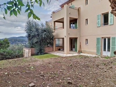 APPARTEMENT - JARDIN 240M - GARAGE - 2 CHAMBRES A VENDRE - FAYENCE - 61 m2 - 295000€