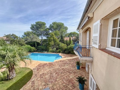 VILLA INDIVIDUELLE BOULOURIS A VENDRE - ST RAPHAEL BOULOURIS - 350 m2 - 1750000€