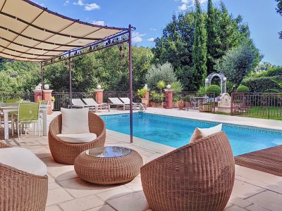 VILLA  PISCINE TRIPLE GARAGE VUE PANORAMIQUE A VENDRE - MONTAUROUX - 174 m2 - 790000€