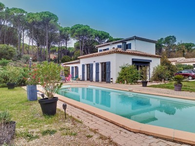 Maison - 10.000m de terrain A VENDRE - FAYENCE - 185 m2 - 850000€