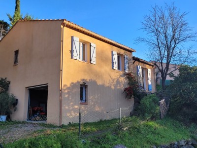 MAISON A LOUER - MONTAUROUX - 88 m2 - 1386€ charges comprises par mois