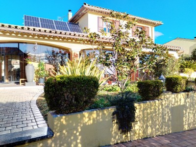 Maison - Jardin - Garage en sous-sol total 100m - FAYENCE - 98 m2 - VENDU