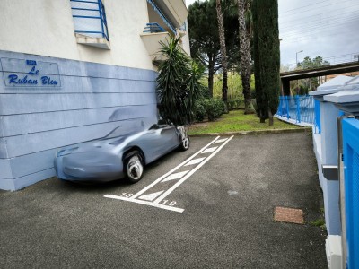 PARKING - FREJUS - VENDU