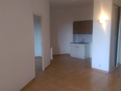 APPARTEMENT T2 A LOUER - FAYENCE - 42 m2 - 700€ charges comprises par mois