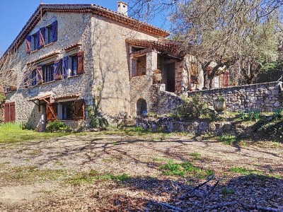 Bastide en pierres 150 m2 / Piscine/Terrain 5500m A VENDRE - MONTAUROUX - 150 m2 - 550000€