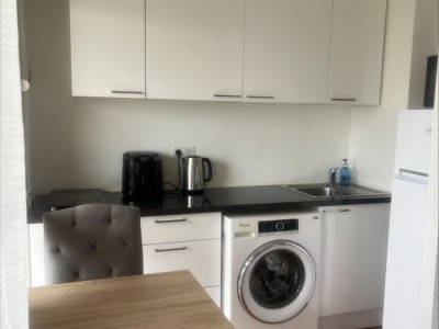 APPARTEMENT T1 A LOUER - MANDELIEU LA NAPOULE - 23 m2 - 700 &euro; charges comprises par mois