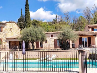 BASTIDE PROVENCALE/ GRAND TERRAIN/ PISCINE/ A VENDRE - MONTAUROUX - 245 m2 - 730000€