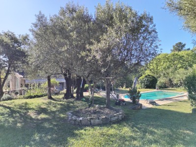 MAS EN PIERRE - PISCINE - GARAGES - JARDIN 5000M A VENDRE - FAYENCE - 170 m2 - 649000€