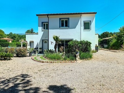 VILLA A VENDRE - CALLIAN - 139 m2 - 590000€