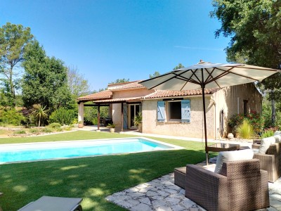 Maison avec piscine et 6000m de jardin. A VENDRE - FAYENCE - 172 m2 - 749000€