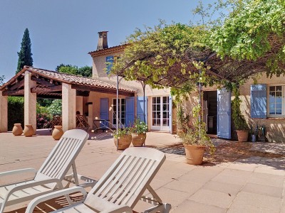 VILLA A FAYENCE - SUPERBE VUE ET PISCINE A VENDRE - FAYENCE - 250 m2 - 1480000€