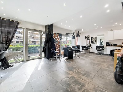 FONDS DE COMMERCE A CEDER<br>BEAUTE - ESTHETIQUE - COIFFURE - FREJUS - 42560€