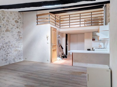 Appartement de type 1 pièce A VENDRE - MONTAUROUX - 45 m2 - 125 000 &euro;
