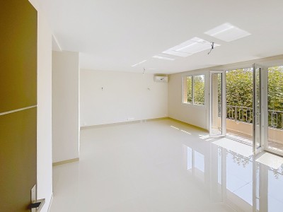 Appartement entièrement rénové A VENDRE - FREJUS - 76.1 m2 - 238 000 €
