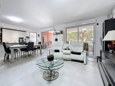 APPARTEMENT T3 A VENDRE - FREJUS - 86 m2 - 735 000 €