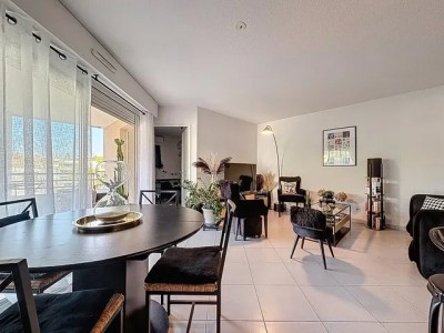 T4 EN ETAGE ELEVE A VENDRE - ST RAPHAEL - 81.03 m2 - 420�000�&euro;