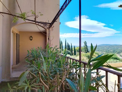FAYENCE MAGNIFIQUE T2 avec terrasse et jardin. A VENDRE - FAYENCE - 56 m2 - 215 000 €