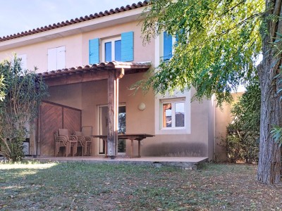 TRIPLEX - JARDIN DANS UNE RESIDENCE AVEC PISCINE A VENDRE - MONTAUROUX - 65 m2 - 274 000 €