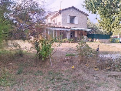 Authentique mas en pierre  - Jardin plat A VENDRE - FAYENCE - 110 m2 - 415 000 €