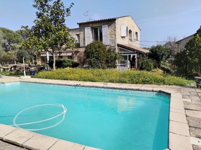 PROPRIETE - 2 AUTHENTIQUES MAS - PISCINE - 8300M² A VENDRE - FAYENCE - 270 m2 - 995 000 €