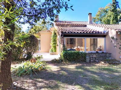 Maison de plain-pied - garage - 1830m de jardin A VENDRE - FAYENCE - 135 m2 - 515000€