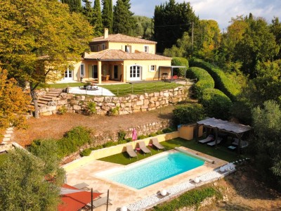 MAISON DE CARACTERE / PISCINE / GARAGE A VENDRE - MONTAUROUX - 200 m2 - 895 000 €