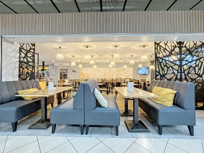 Fonds de commerce A VENDRE - ST RAPHAEL - 362 m2 - 313000€ 