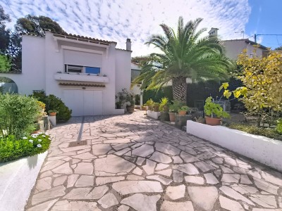 VILLA A VENDRE - ST RAPHAEL - 110.66 m2 - 729000€