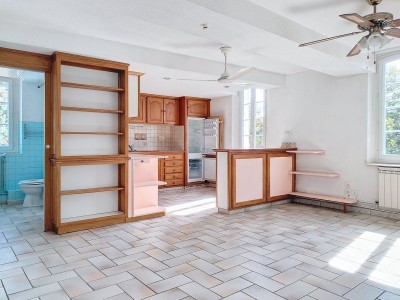 Appartement lumineux. A VENDRE - FAYENCE - 47 m2 - 140�000�&euro;