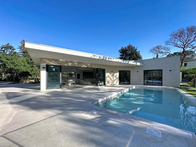 VILLA A VENDRE - ST RAPHAEL - 198.71 m2 - 2�095�000�&euro;