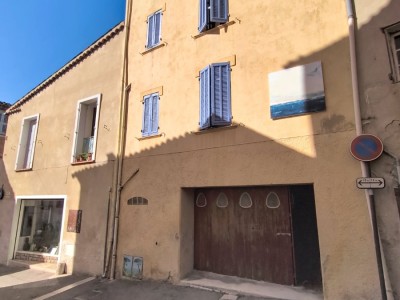 Maison de village avec garage / atelier A VENDRE - TOURRETTES - 72 m2 - 167�000�&euro;