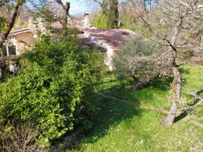 Maison de plain-pied avec d�pendances et jardin A VENDRE - FAYENCE - 135 m2 - 495�000�&euro;