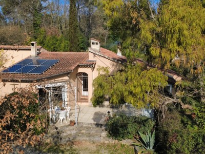 Maison de plain-pied avec d�pendances et jardin A VENDRE - FAYENCE - 110 m2 - 490�000�&euro;