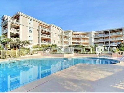 APPARTEMENT T3 A VENDRE - ST RAPHAEL - 85 m2 - 735 000 &euro;