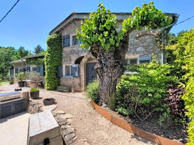 Charmant Mazet en pierre avec 2 chambres et jardin A VENDRE - FAYENCE - 67 m2 - 399 000 &euro;