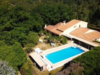 Maison Bagnols en Forêt 4 pièces, piscine, garage A VENDRE - BAGNOLS EN FORET - 153 m2 - 599 000 €