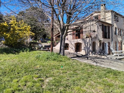MAISON OU DEUX APPARTEMENTS - TERRAIN AGRICOLE A VENDRE - FAYENCE - 150 m2 - 470 000 &euro;