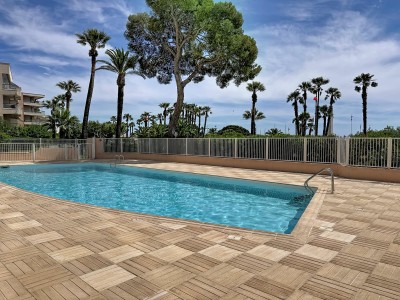 STUDIO A VENDRE - ST RAPHAEL CENTRE VILLE - 27.2 m2 - 295 000 &euro;