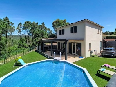 MAISON 3 CHAMBRES - 1200M² DE JARDIN - TERRASSES A VENDRE - MONTAUROUX - 95 m2 - 530 000 &euro;
